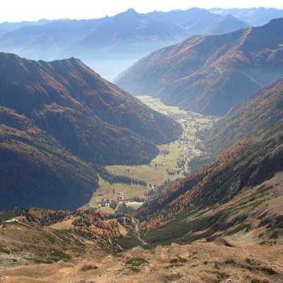 Mallnitz von oben im Herbst