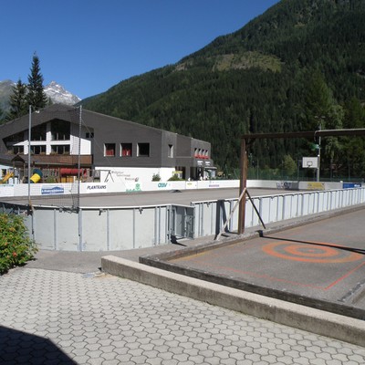 Hockey-, Skate-, Eisstockplatz